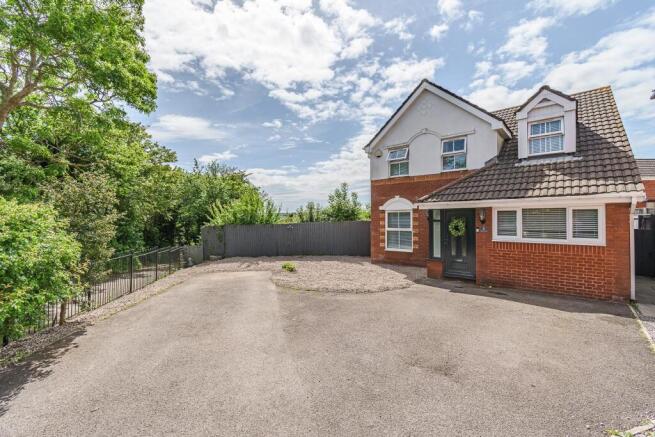 3 bed property, in Gilbert Lane, £360,000