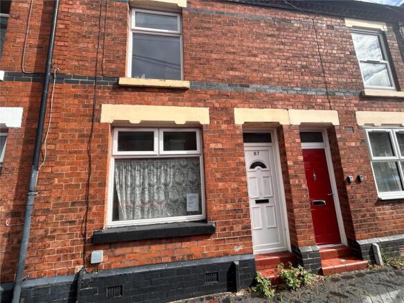2 bed property, in Newdigate Street, £70,000