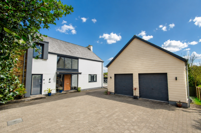 5 bed property, in Boleyn House Rhind Street, £559,950