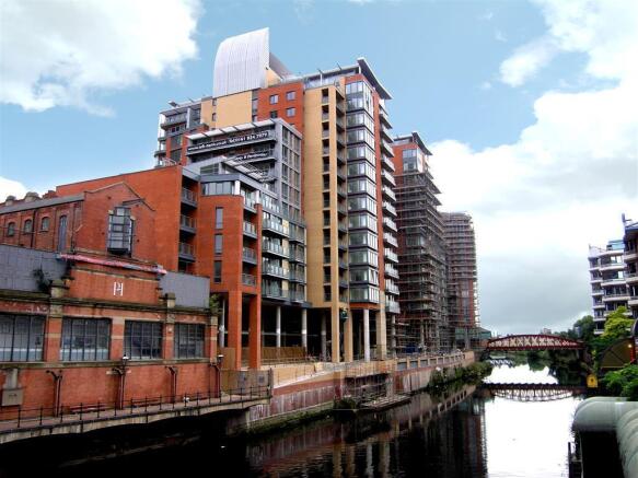 1 bed property, in Leftbank, £229,950
