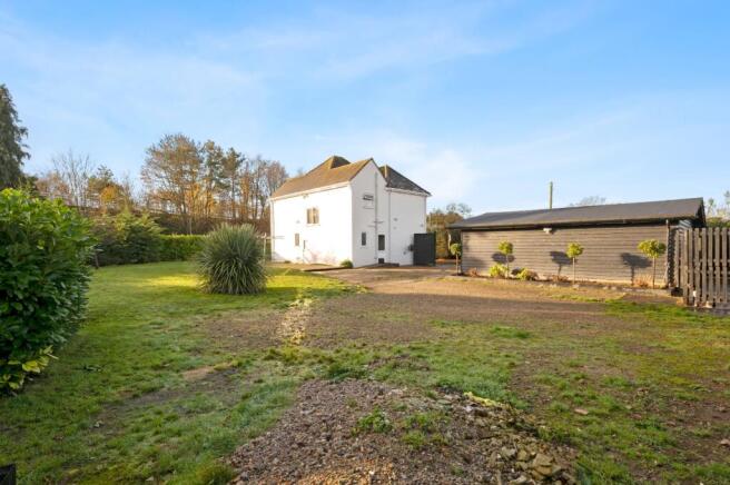 3 bed property, in Green Lane, £700,000
