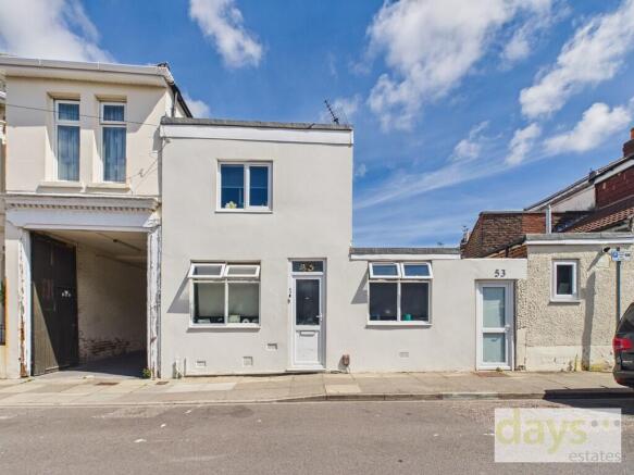 3 bed property, in Bramble Road, £180,000