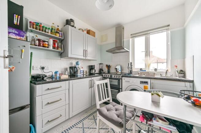 1 bed property, in Bicester Road, £380,000