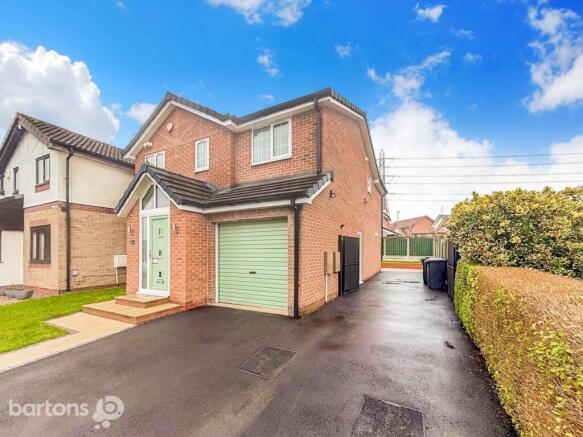 4 bed property, in St. Helens Close, £400,000