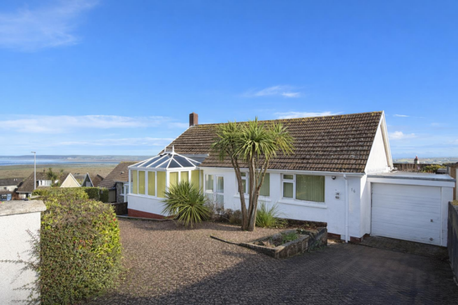 3 bed property, in Lundy View, £465,000