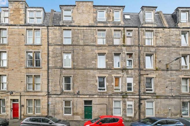 1 bed property, in 10/7 Pirrie Street, £190,000