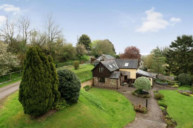 2 bed property, in Pennymoor, £550,000