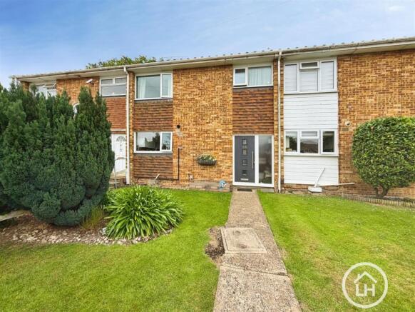 3 bed property, in Gladwyn Close, £300,000