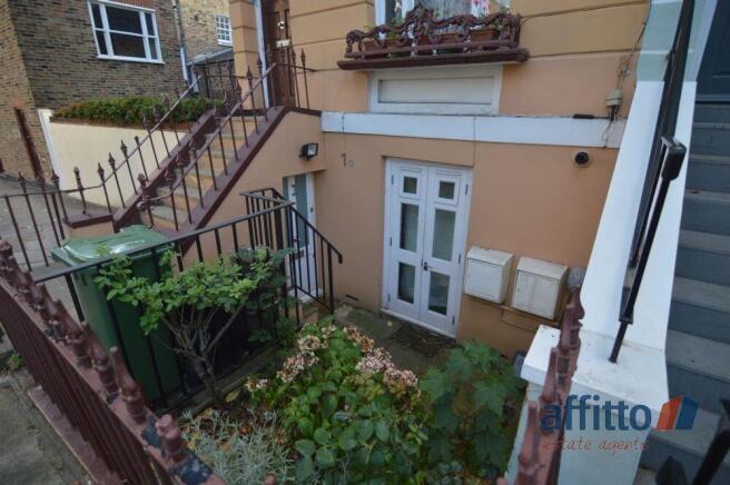 1 bed property, in Modbury Gardens, £380,000