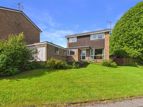 3 bed property, in Gosforth Close, £320,000