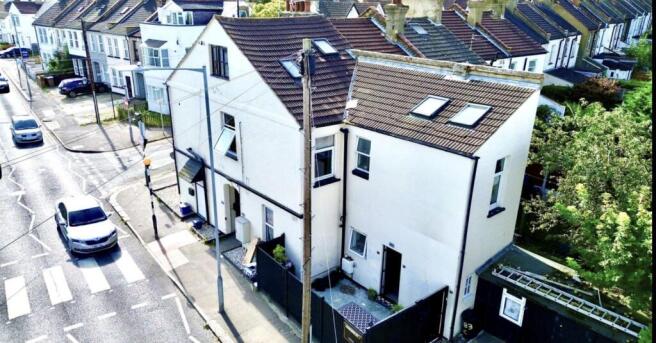 1 bed property, in 183A Ramuz Drive, £75,000