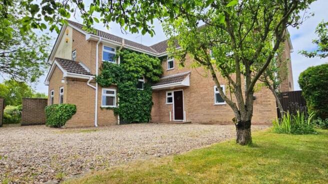 4 bed property, in Great North Road, £550,000