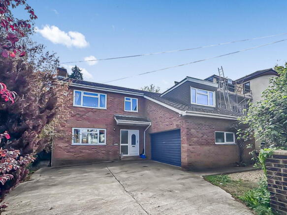 4 bed property, in Stroud Road, £430,000
