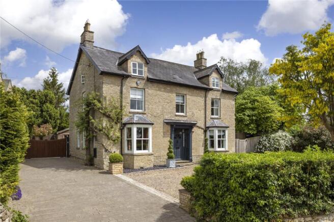 5 bed property, in High Street, £1,175,000