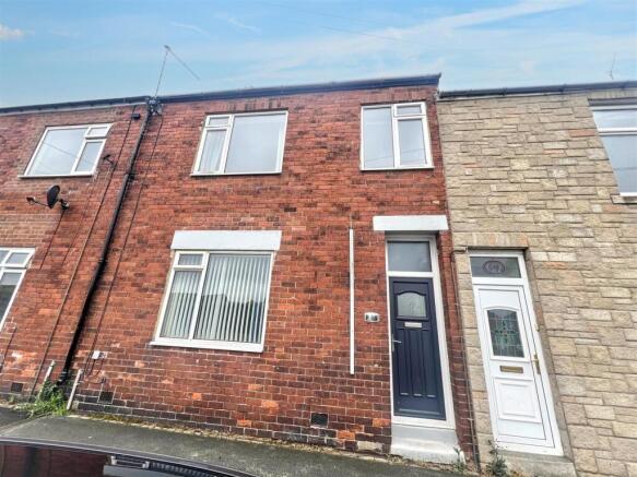 3 bed property, in Front Street, £100,000
