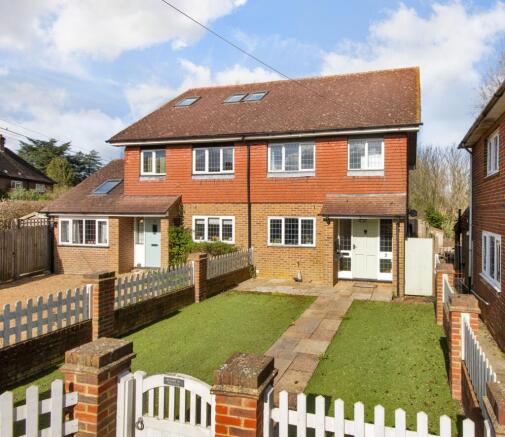 3 bed property, in The Mead, £380,000