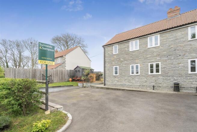 2 bed property, in Limington, £350,000