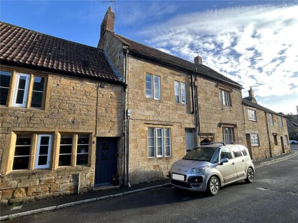 1 bed property, in South Street, £180,000