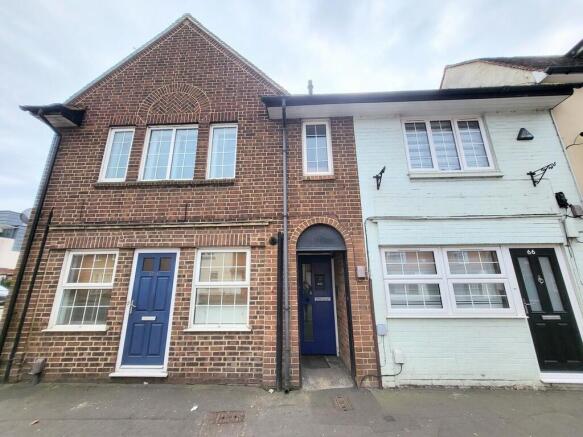1 bed property, in Ock Street, £160,000