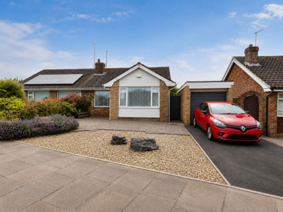 3 bed property, in Adur Avenue, £375,000