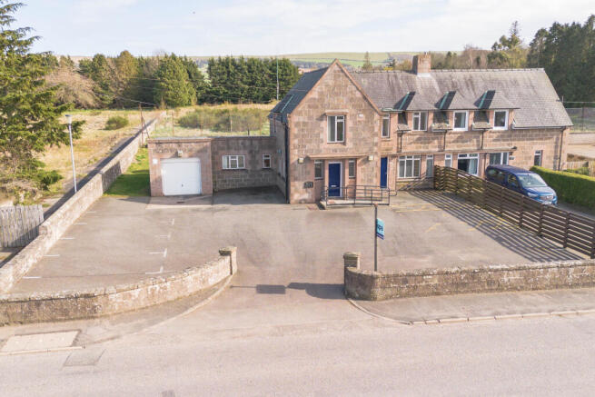 5 bed property, in Aberdeen Road, £230,000