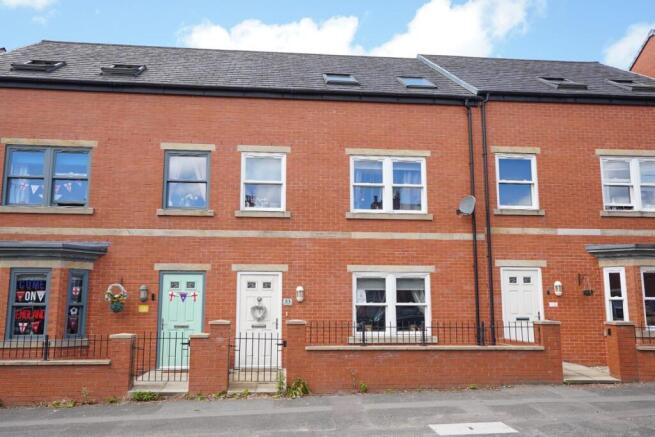 4 bed property, in Woodhouse Lane, £239,995
