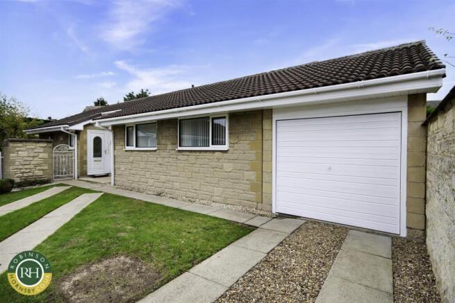 3 bed property, in St. Georges Avenue, £270,000