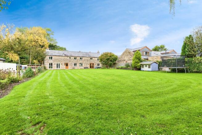 5 bed property, in Bowers Lane, £700,000