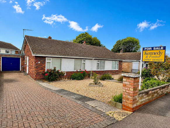 2 bed property, in Kitelands Road, £345,000
