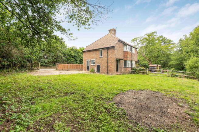 3 bed property, in Mill Lane, £450,000