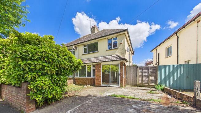 3 bed property, in Monks Avenue, £350,000