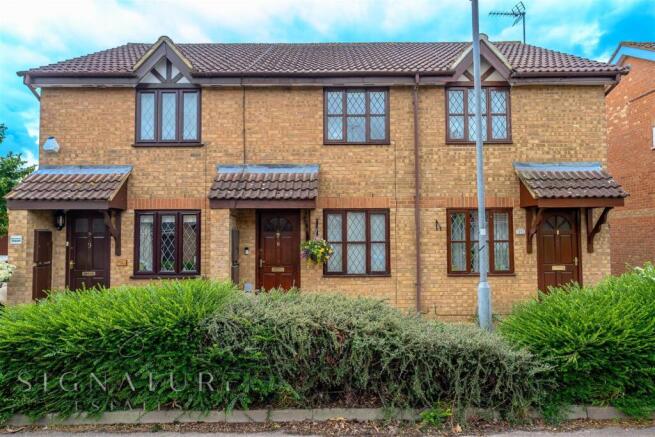 2 bed property, in Abbey Drive, £380,000