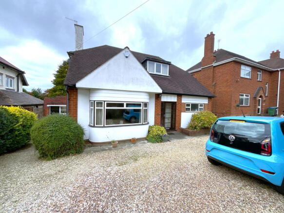 3 bed property, in Cradley Heath, £385,000