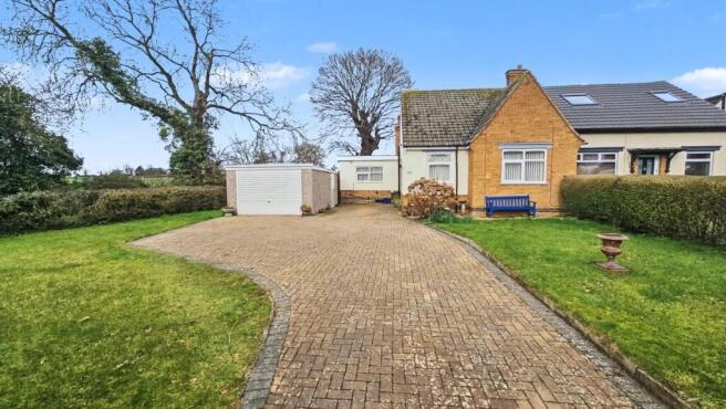 3 bed property, in Northampton Road, £349,995