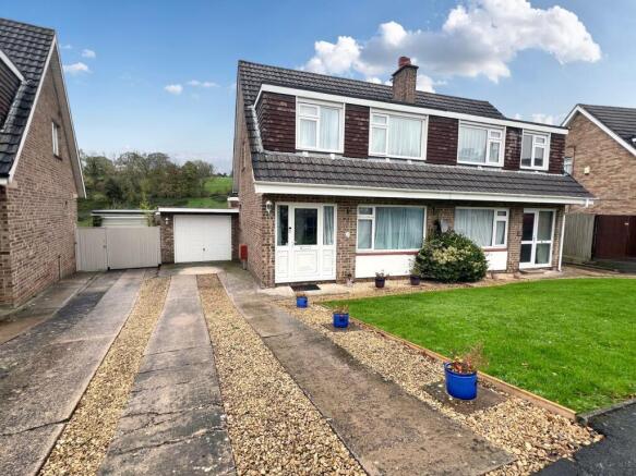 3 bed property, in Wickham Way, £320,000