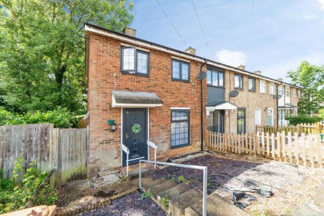2 bed property, in Fallowfield, £290,000