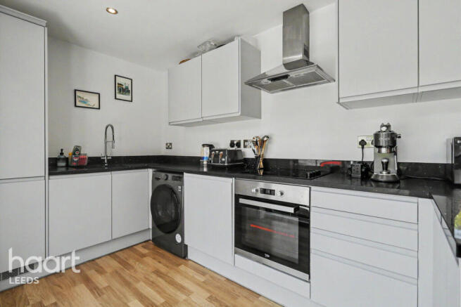 2 bed property, in Mabgate, £210,000