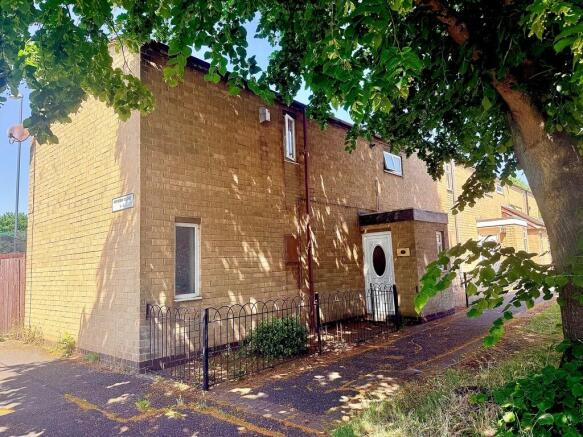 3 bed property, in Rothesay Close, £170,000