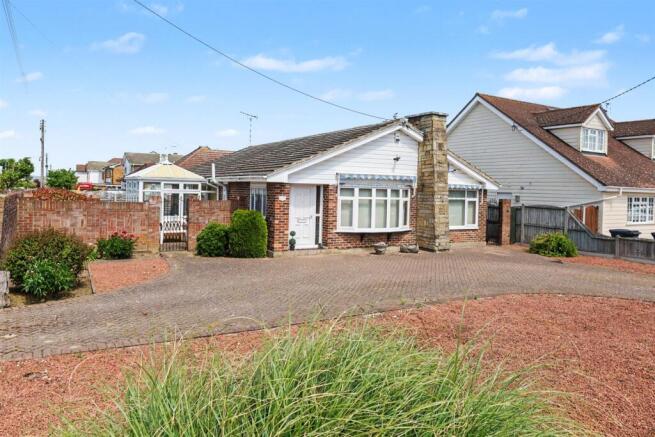 3 bed property, in Lower Road, £450,000