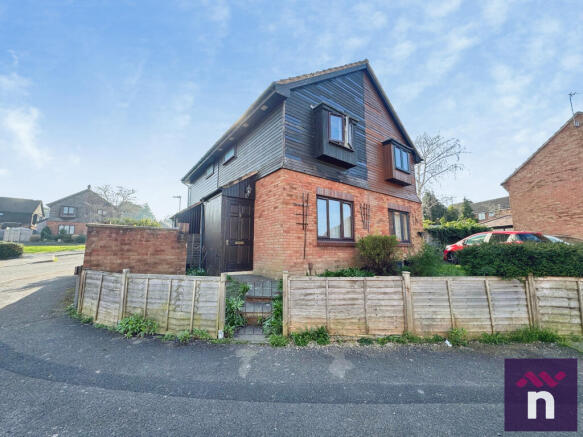 1 bed property, in Danvers Way, £140,000