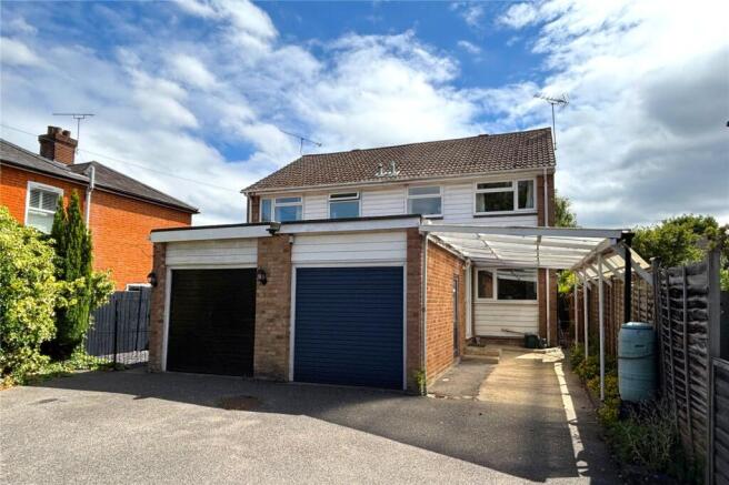 3 bed property, in Guildford Road, £525,000