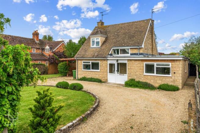 3 bed property, in Wormington, £600,000