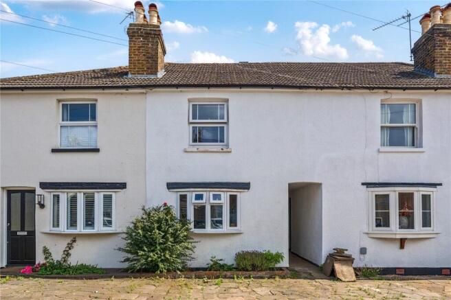 2 bed property, in Mayo Road, £575,000