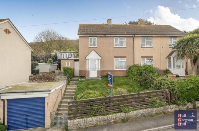 3 bed property, in Verne Common Road, £175,000