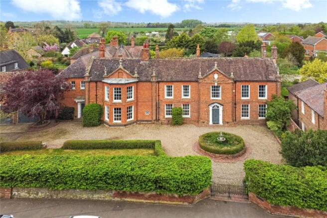 7 bed property, in Station Road, £1,485,000