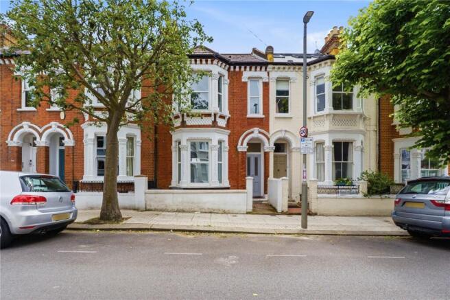 4 bed property, in Bennerley Road SW11, £1,400,000