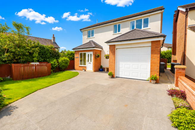 3 bed property, in Kirkham Rd, £375,000