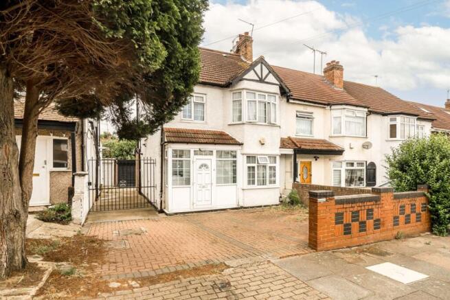 4 bed property, in Randall Avenue, £650,000