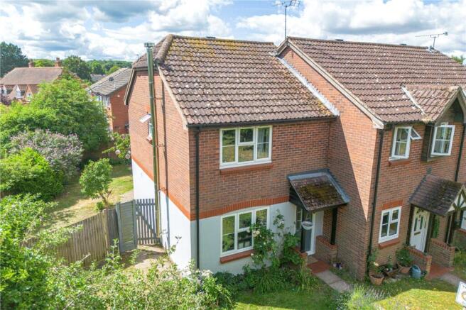 3 bed property, in Meadow Close, £390,000