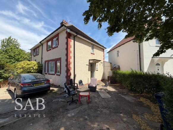 3 bed property, in Lily Gardens, £475,000